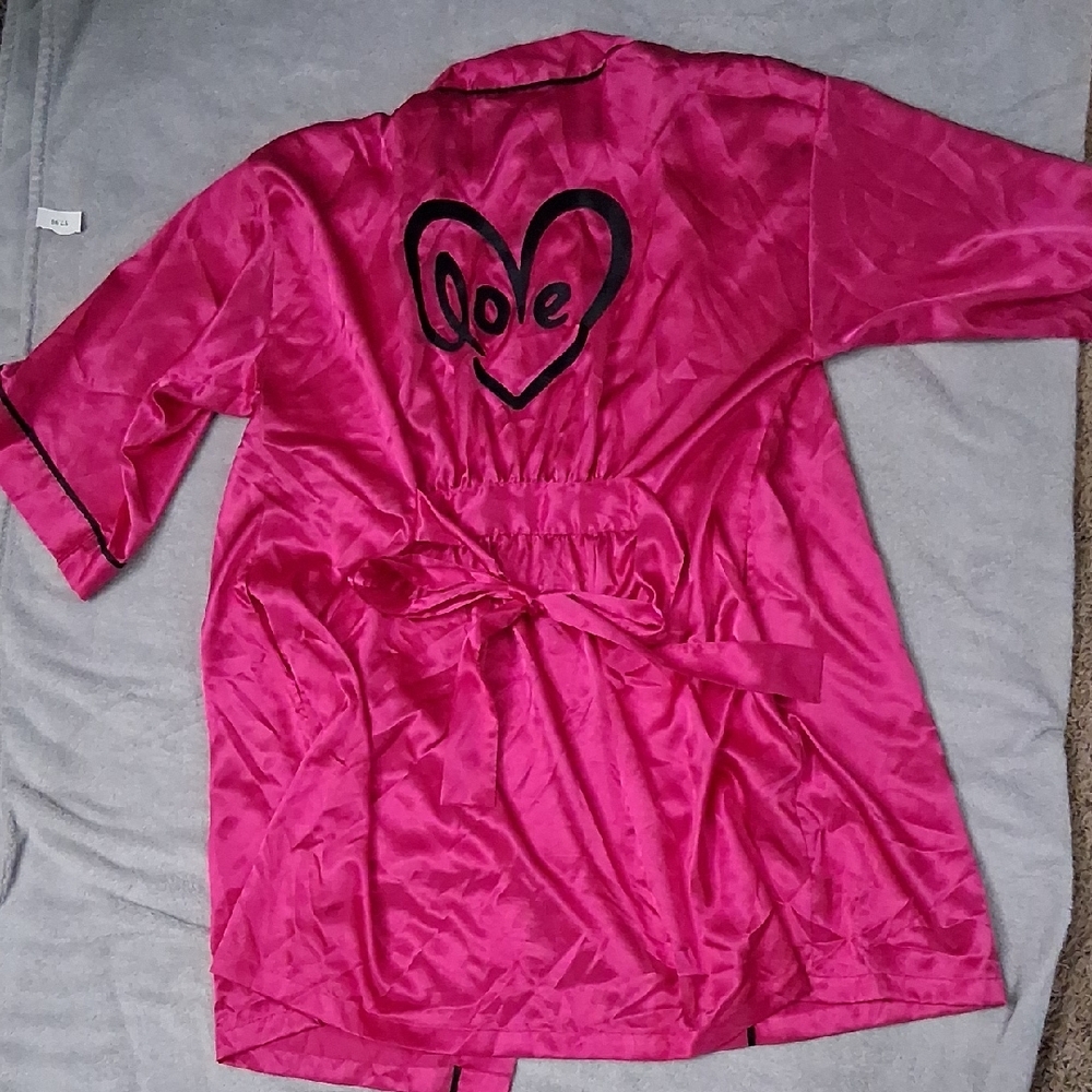 Morgan Taylor Fuchsia Satin Robe with Love Heart
